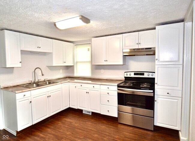 Foto del edificio - 1111 Island Woods Dr