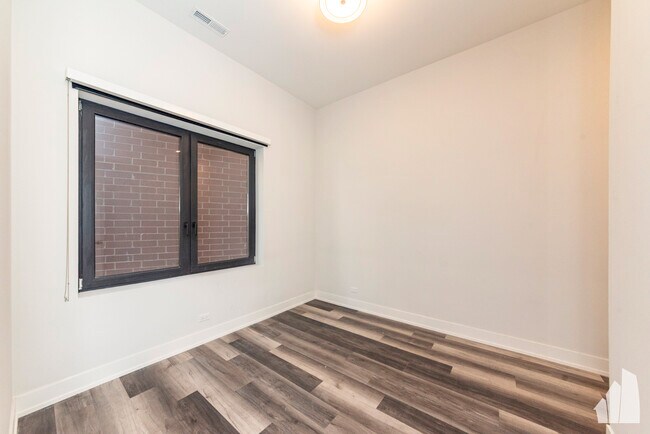 Foto del edificio - 2322 N Clark St