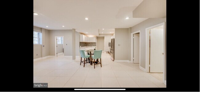 Foto del edificio - 7320 Bradley Blvd