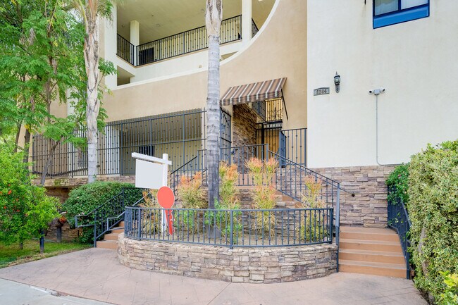 Foto del edificio - 5264 Satsuma Ave