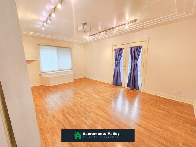 Foto del edificio - 8708 Via Media Way