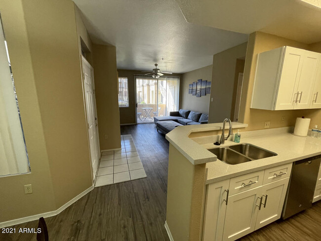Building Photo - 11375 E Sahuaro Dr