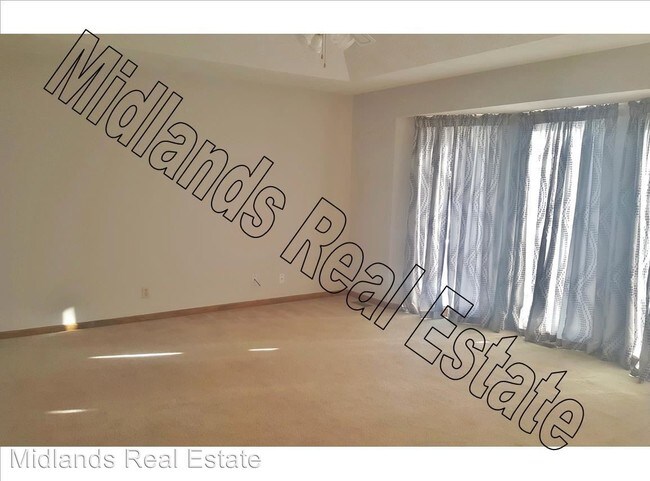 Building Photo - 3736 Looking Glass Dr