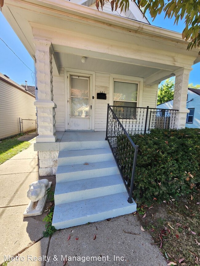 Building Photo - 3 br, 1 bath House - 426 E Brandeis Ave