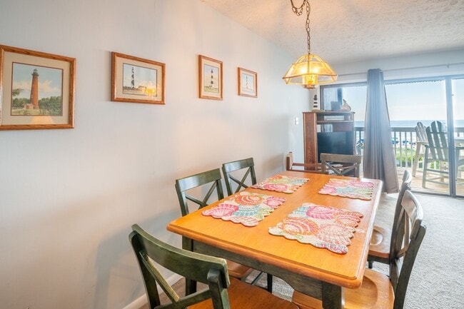 Foto del edificio - COZY AND QUAINT FURNISHED OFF-SEASON WINTER GETAWAY