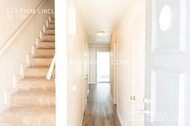 Building Photo - 810 Palm Cir