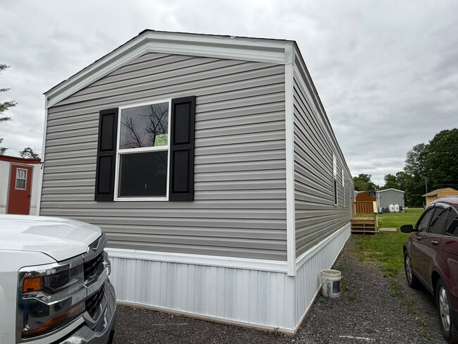 Building Photo - Knolls MHP