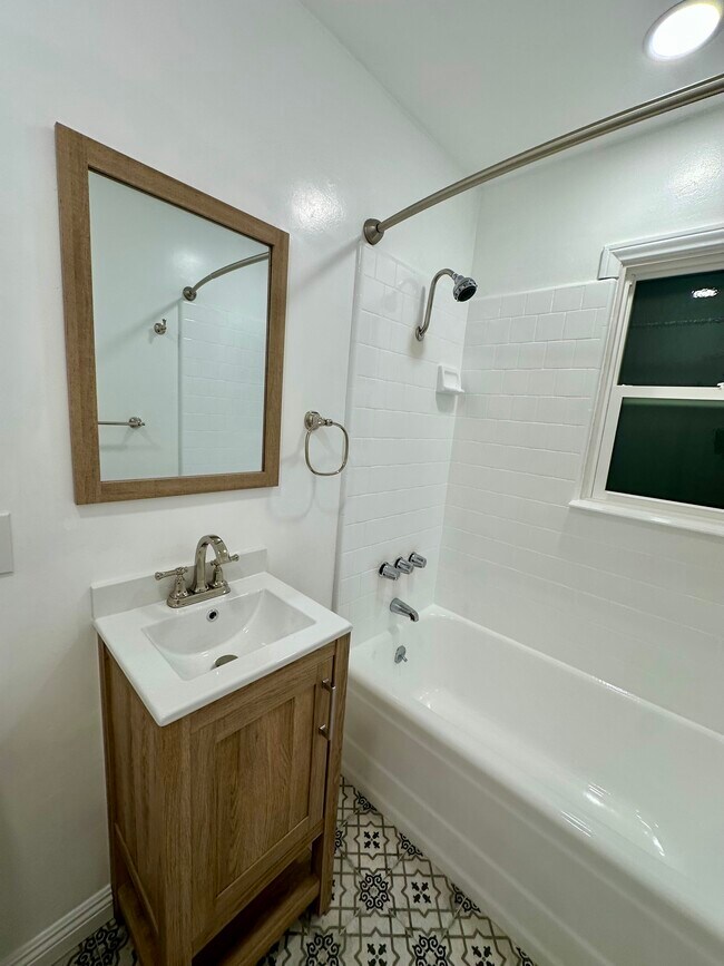 Foto del edificio - 1537 Freeman Ave