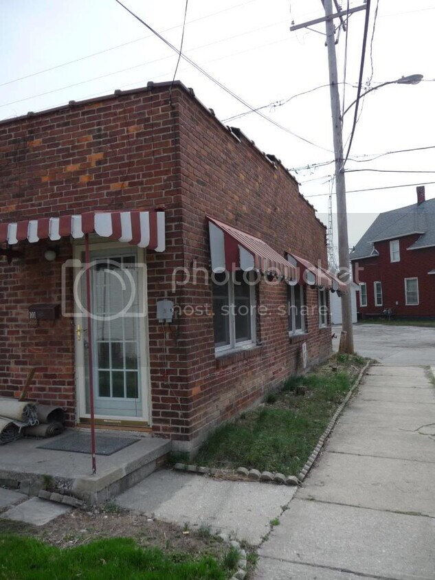 Primary Photo - 101 Elm St