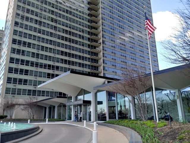 Primary Photo - 3550 N Lake Shore Dr