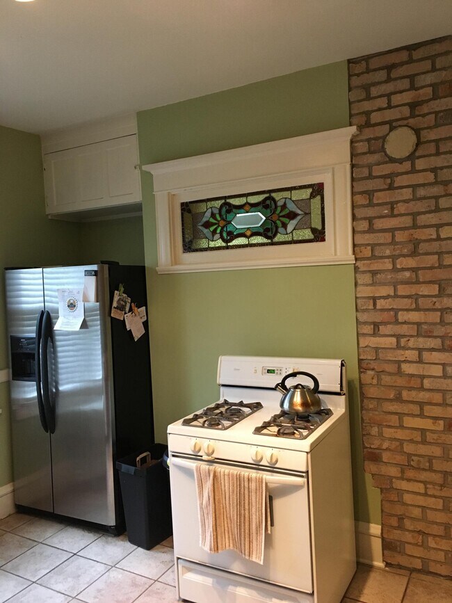 Kitchen - 3135 James Ave S