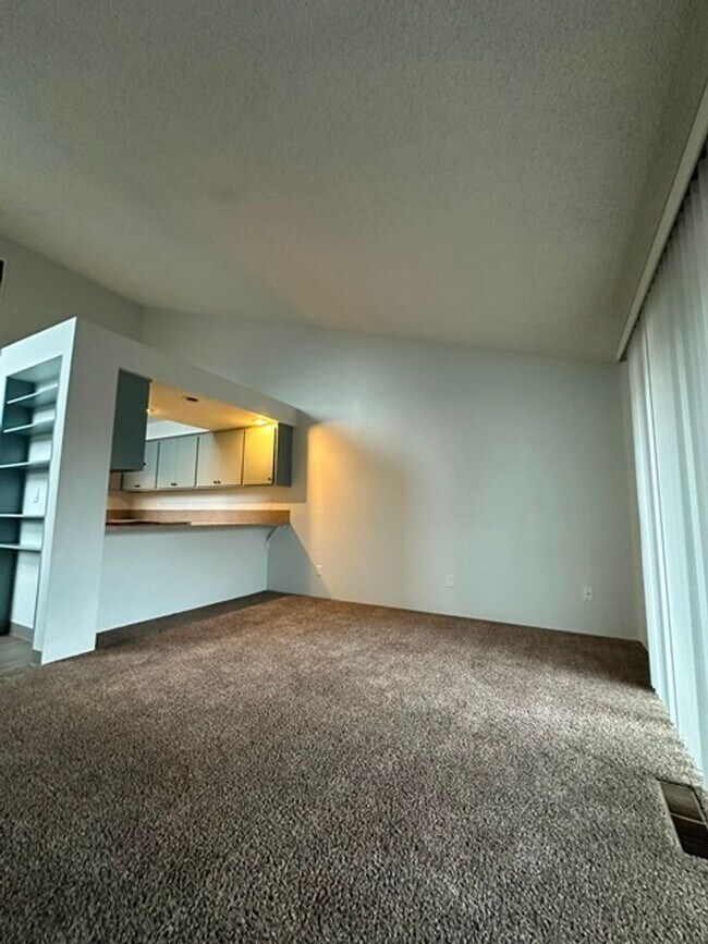 Foto del edificio - 2 bedroom townhuose