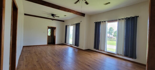 Building Photo - 1101 S 11th St