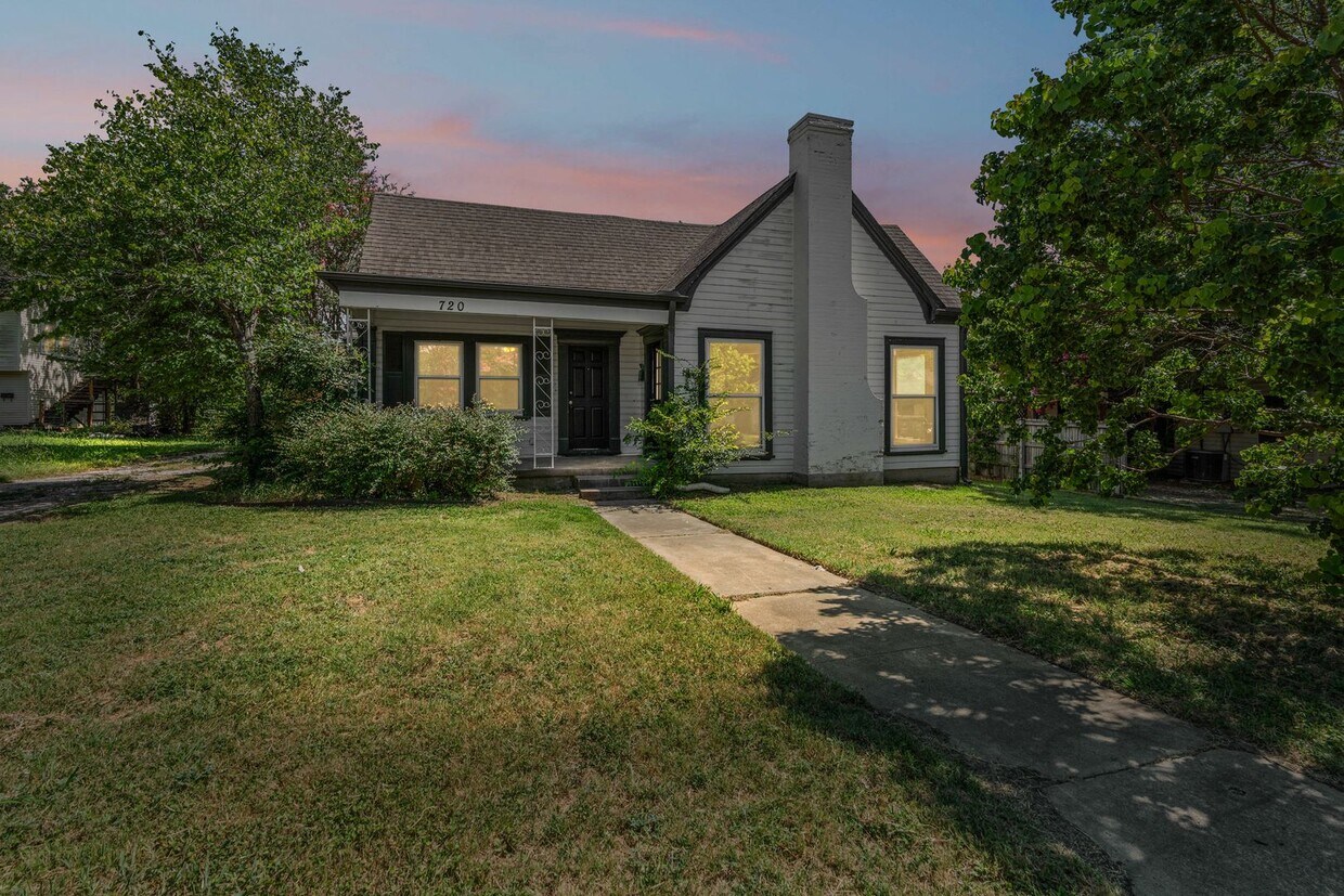 Foto principal - Historic Charm in Hillsboro!