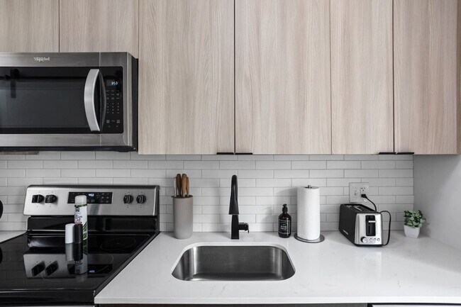 Building Photo - 421 N Pennsylvania St