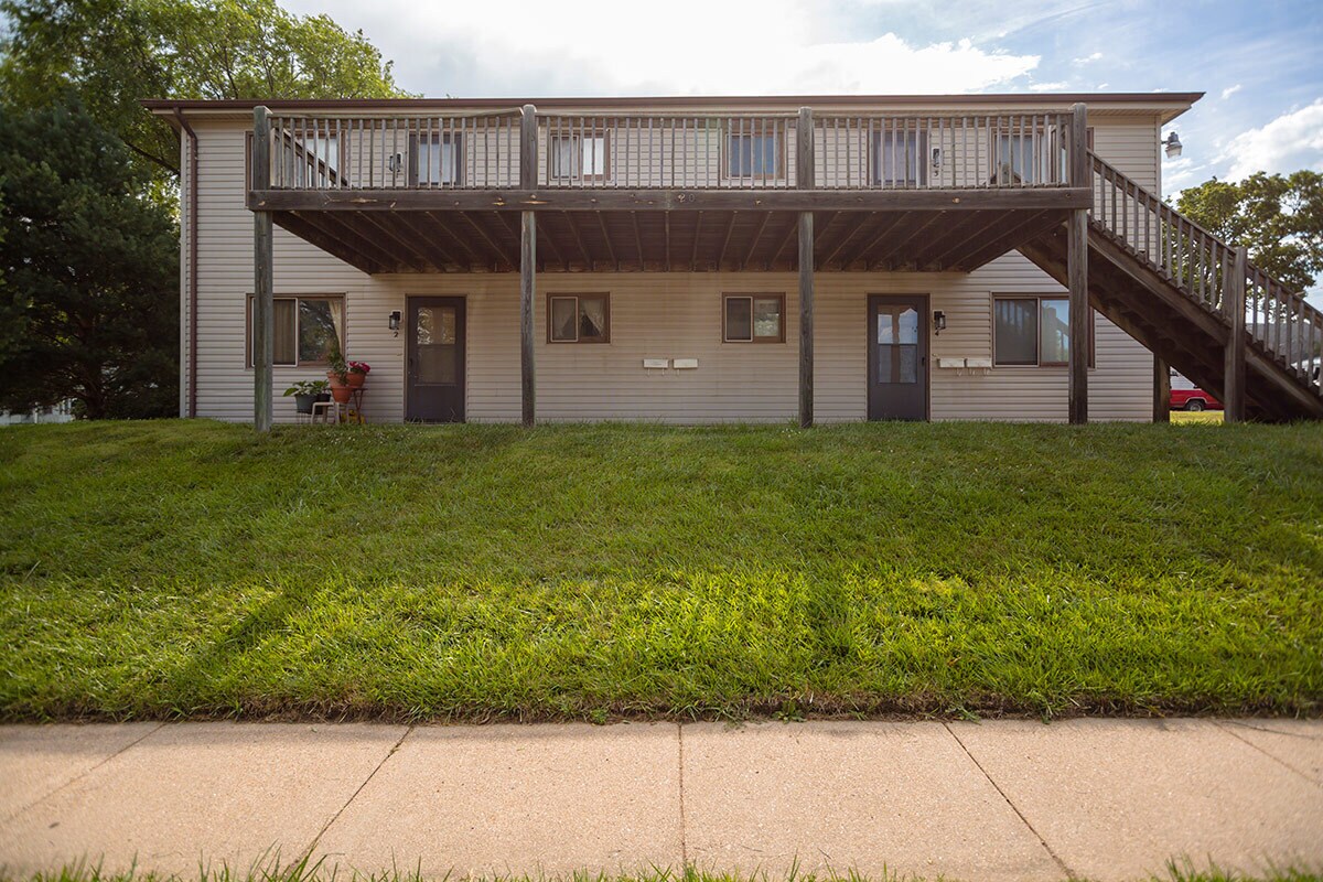 Primary Photo - 120 N 11th St