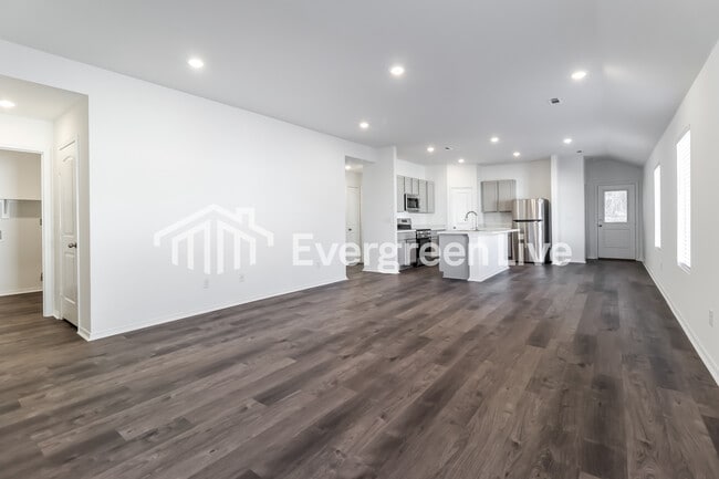 Foto del edificio - 240 Sarah Alyse Ln