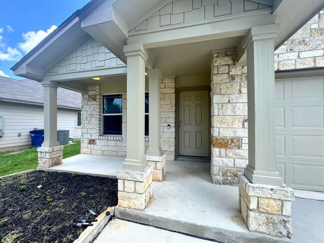 Foto del edificio - Ready for Move-In! Spacious 4-Bed, 2-Bath ...