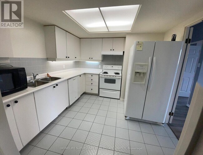 Building Photo - 6-116 Humberline Dr