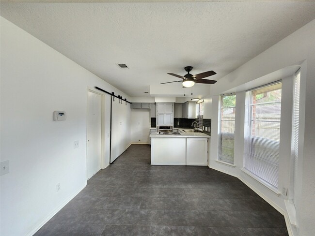 Foto del edificio - 1322 Valley Landing Dr