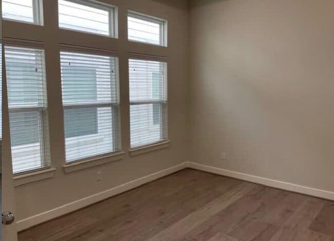 Foto del edificio - 7740 W Norwood St