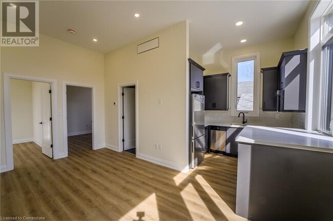 Photo du bâtiment - 77 W 4th St