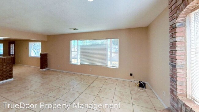 Foto del edificio - 3 br, 2 bath House - 345 N. Rancho Ave.
