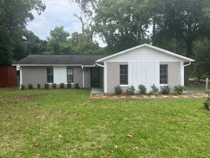 Primary Photo - 3/2 single-family home in NE Ocala
