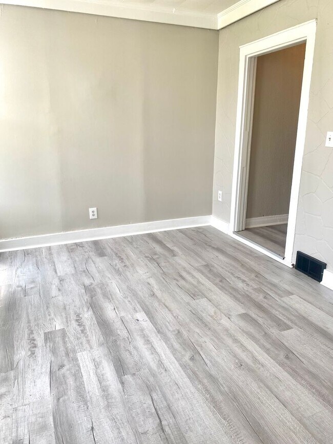 Foto del edificio - 3 Bedroom home in the Chickasaw Neighborhood