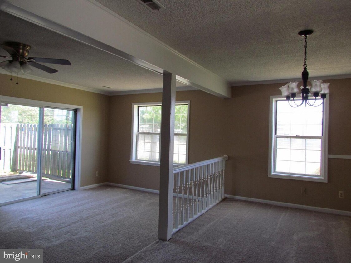Foto principal - 45742 Military Ln