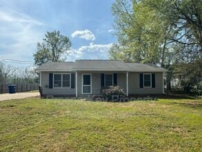 Building Photo - 303 Lee Rd