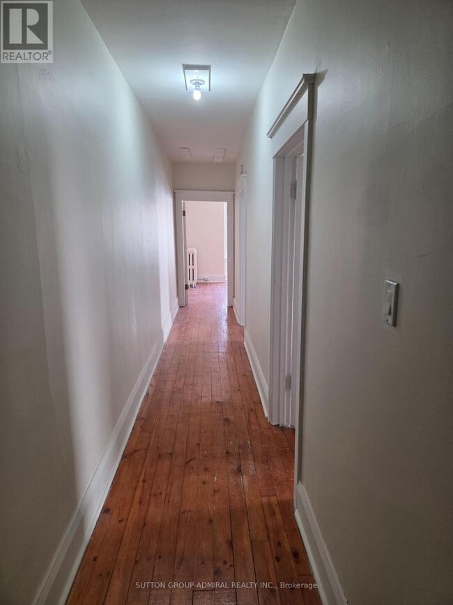Photo du bâtiment - 1266 Yonge St