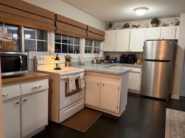 Building Photo - 6 Apple Tree Ln