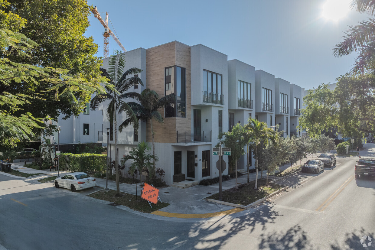 316 NE 7th St Fort Lauderdale, FL 33304 - Taho Flagler Townhomes