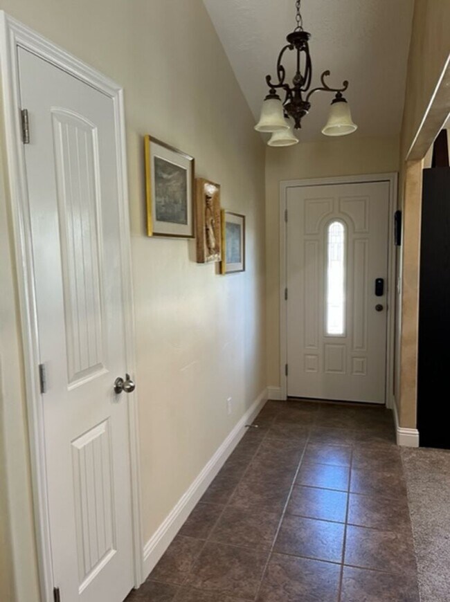 Foto del edificio - Cozy 4 bed 2 bath home in cul-de-sac