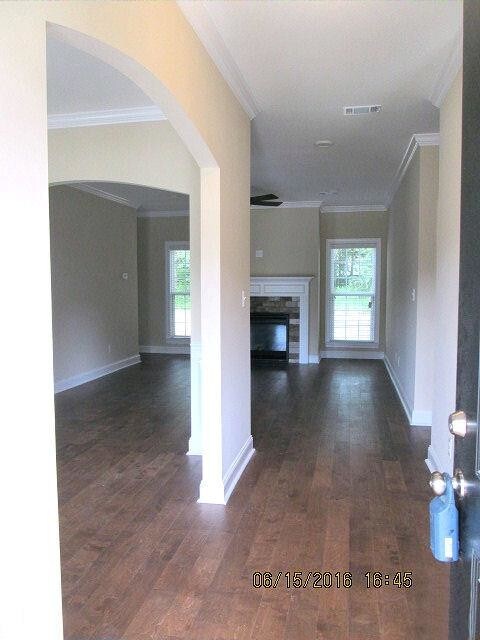 Building Photo - 336 Willow Lake Dr