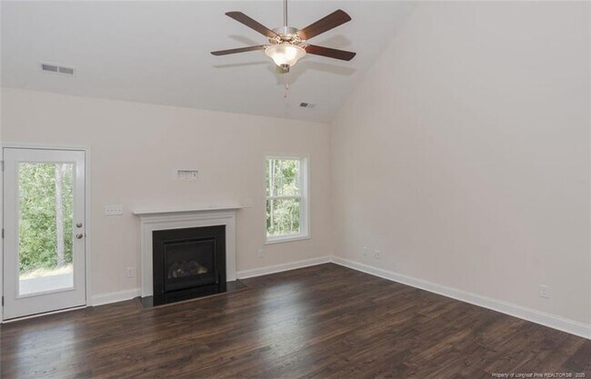 Foto del edificio - 4748 Ritson Ln