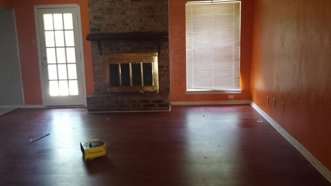 Foto del edificio - Beautiful 4 Bedroom in Garland!