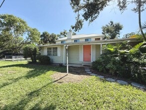Building Photo - 3403 Old Oak Dr