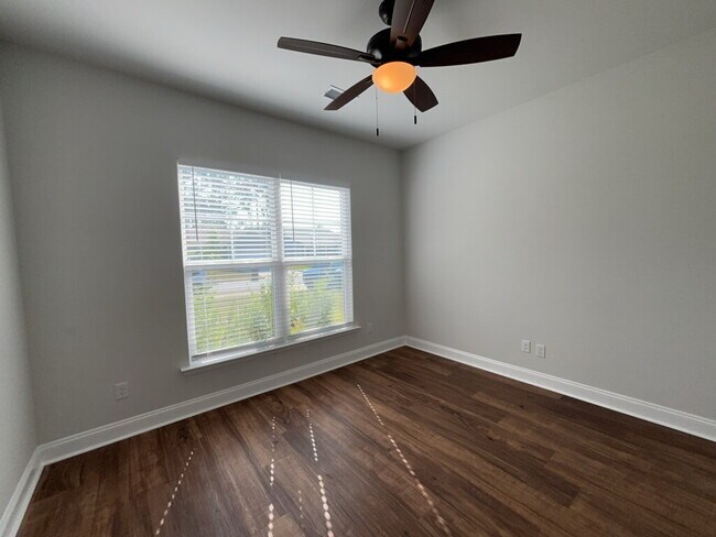 Building Photo - 203 Hayworth Rd