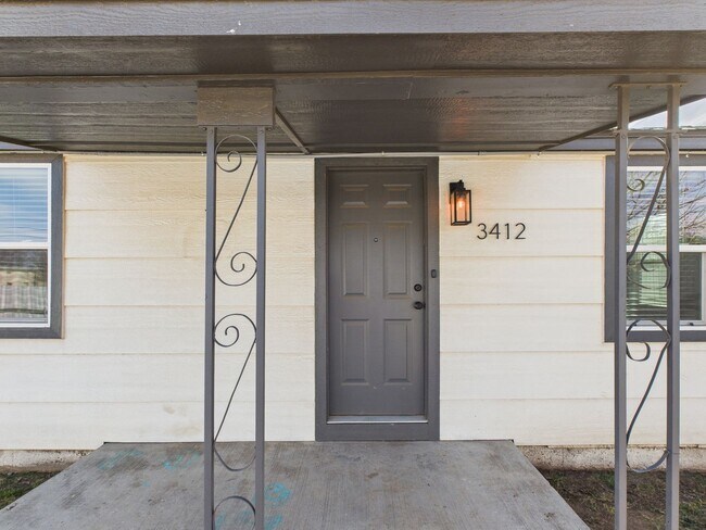 Foto del edificio - 3412 NE 16th Ave