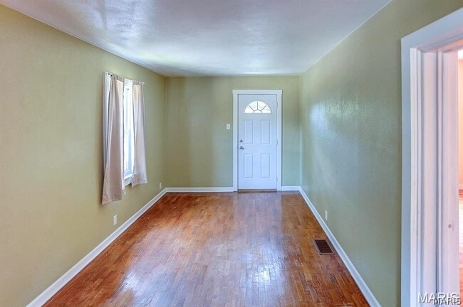 Building Photo - 126 S Meridian Rd