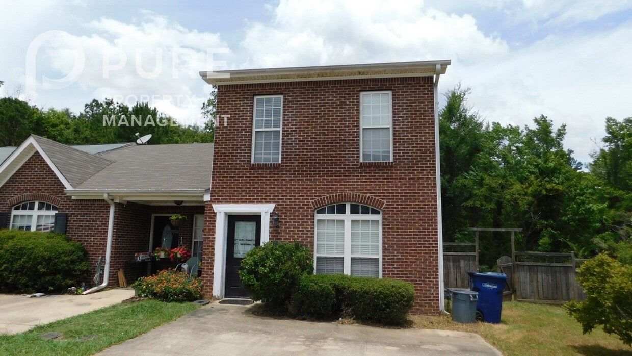 Primary Photo - 206 Park Village Cir