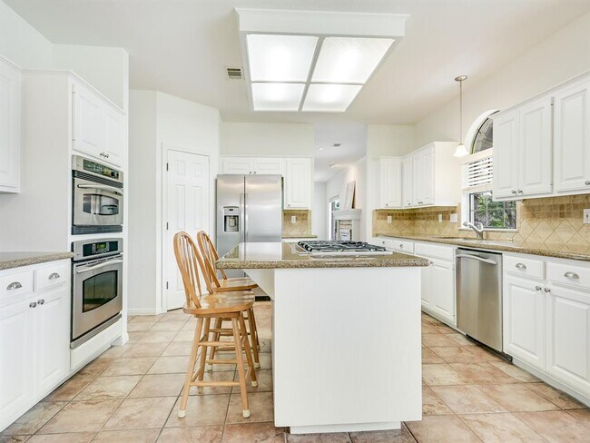 Foto del edificio - 3503 Misty Creek Dr
