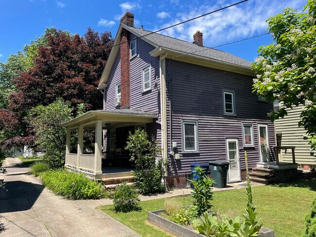 Foto del edificio - 2449 Kingston Rd