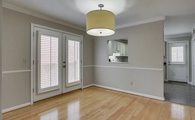 Foto del edificio - 3726 Meadowbrook Ave