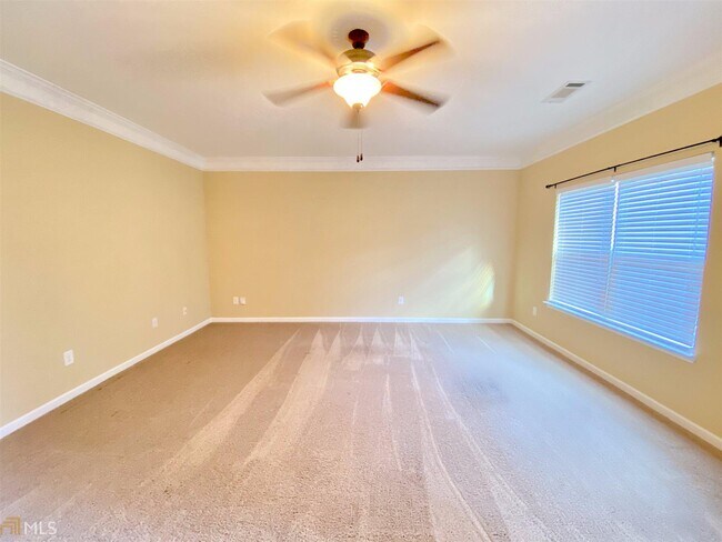 Building Photo - 341 Clover Brook Dr