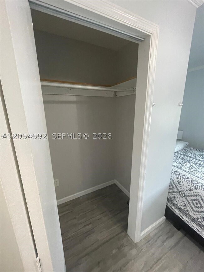 Foto del edificio - 7521 Harbour Blvd