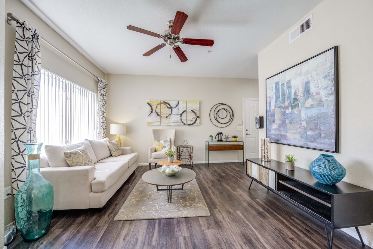 Foto principal - Tresa at Arrowhead Apartment Homes