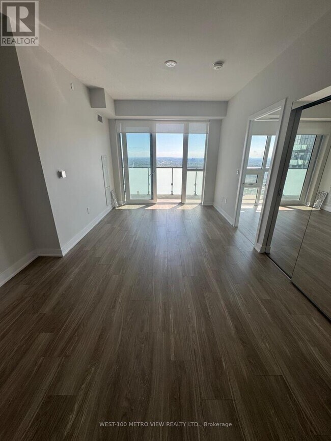 Building Photo - 430-3430 Square One Dr